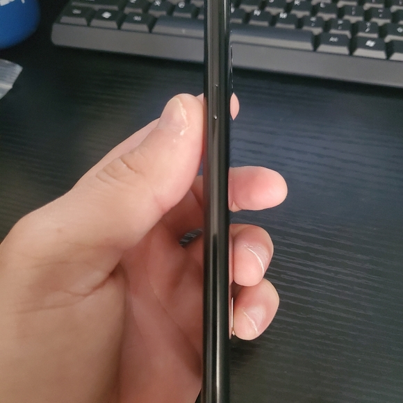 Unlocked Samsung Galaxy s8 64GB Black - Picture 3 of 8